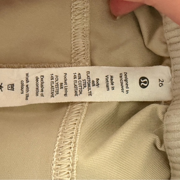 Lululemon Cargo Pants - Picture 4 of 4